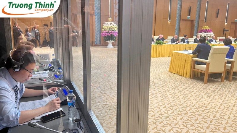 Tại sao sự kiện chuyên nghiệp cần phải có Cabin phiên dịch