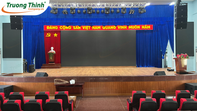 Giải pháp hệ thống âm thanh ánh sáng hội trường Trường Thịnh
