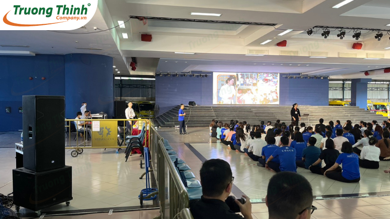Hệ thống âm thanh sân khấu di động trường học Vstarschool do Trường Thịnh lắp đặt Hệ thống âm thanh sân khấu di động trường học Vstarschool do Trường Thịnh lắp đặt