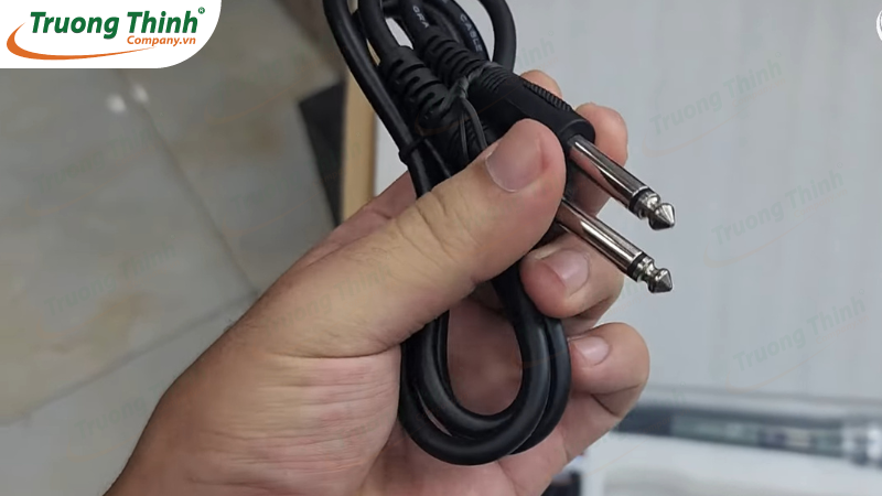Chuẩn bị đầy đủ thiết bị và phụ kiện cần thiết trước khi kết nối Chuẩn bị đầy đủ thiết bị và phụ kiện cần thiết trước khi kết nối