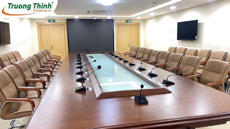 Âm thanh phòng họp lớn/đa năng (50 – 200 người trở lên) Âm thanh phòng họp lớn/đa năng (50 – 200 người trở lên)