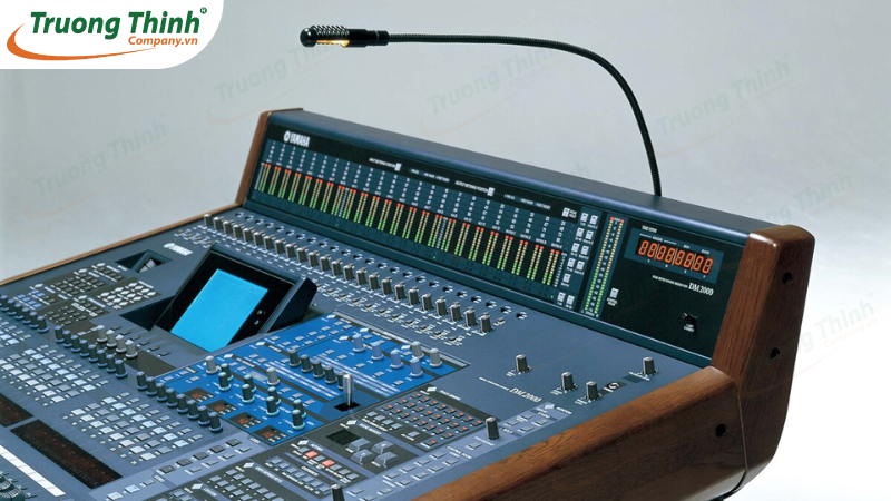 DM2000 (2002) DM2000 (2002)